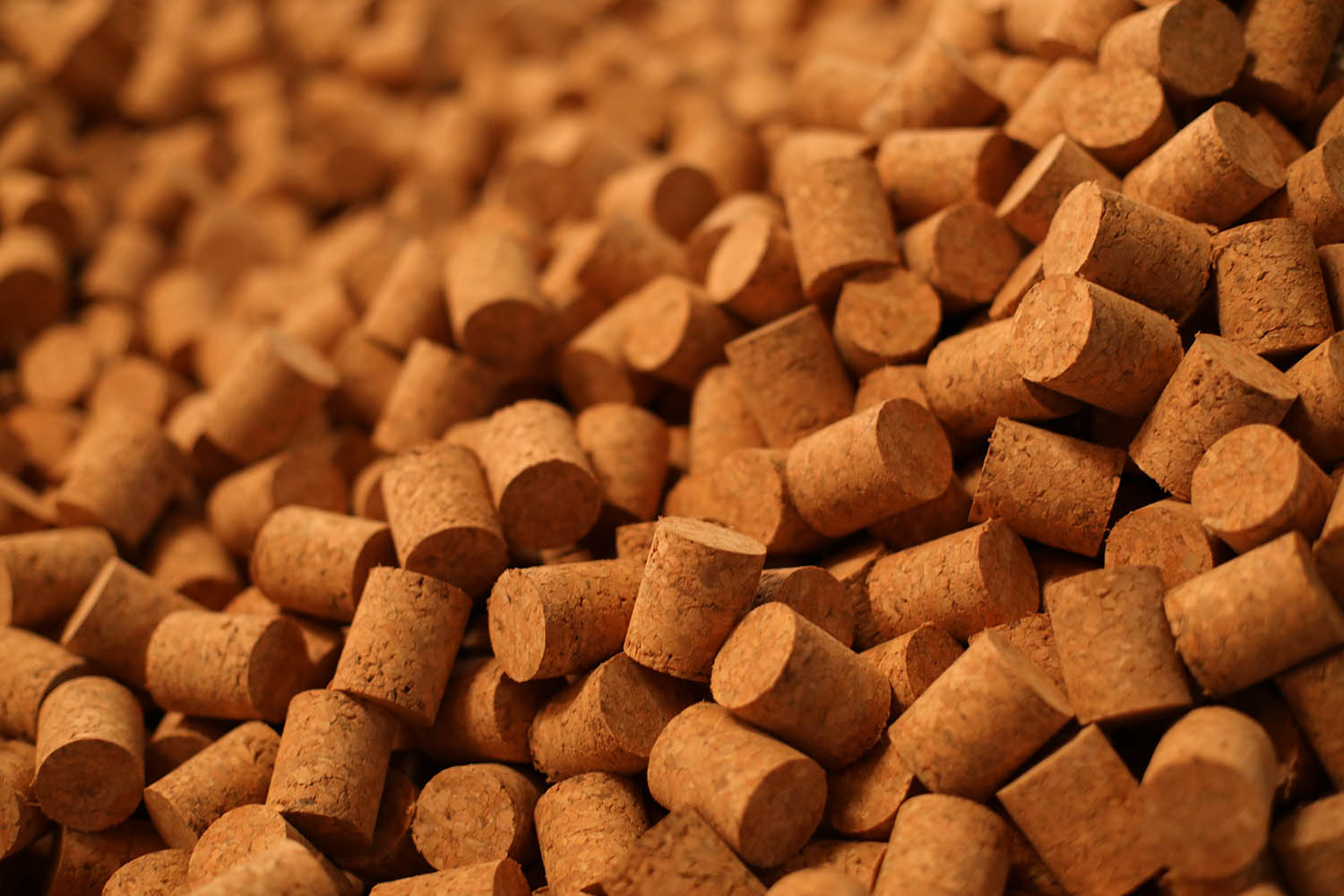Agglomerated cork stoppers